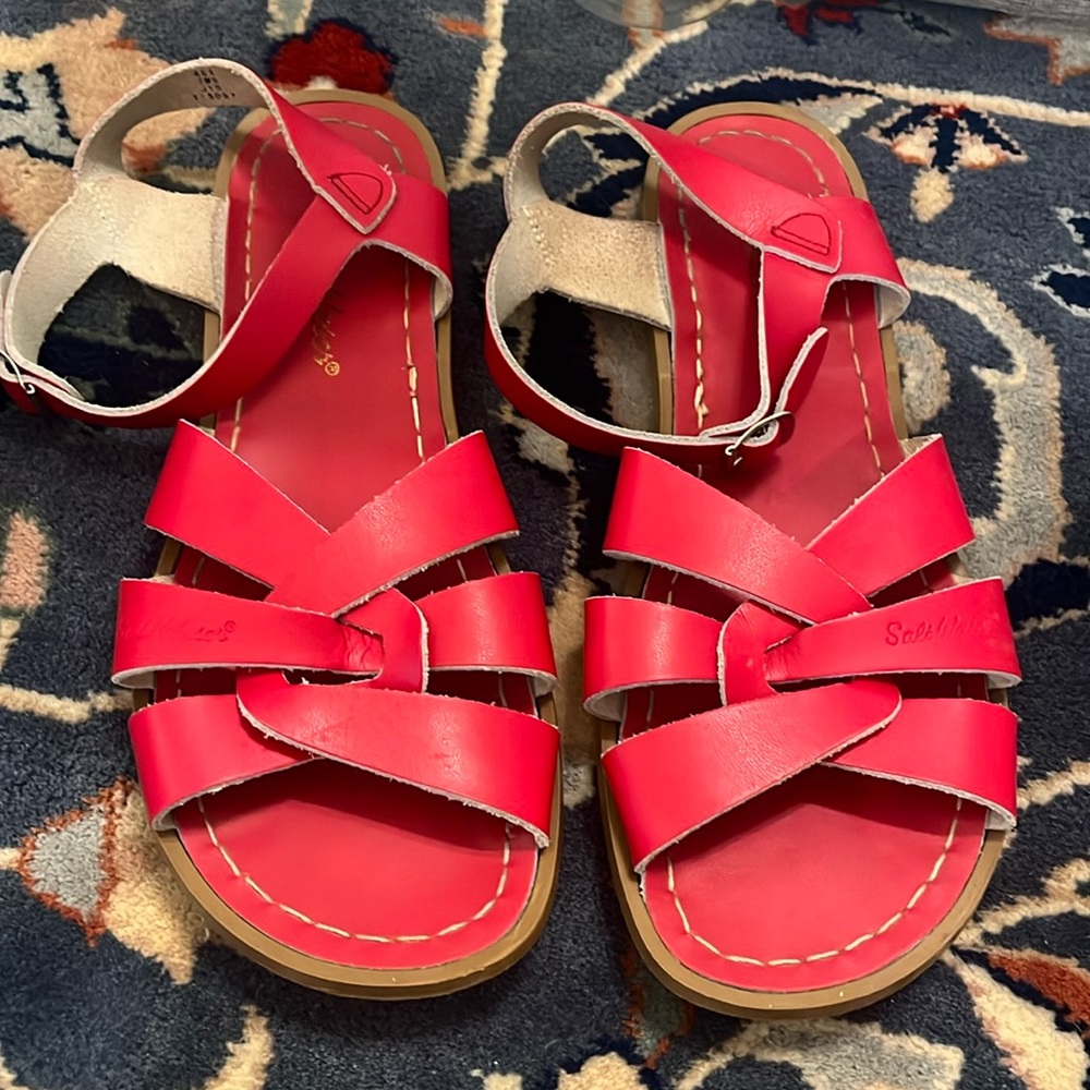 Saltwater sandals red